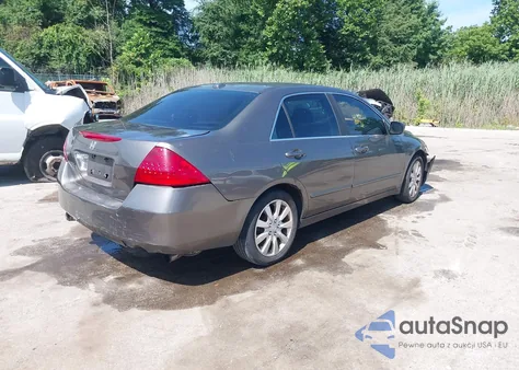 2006 Honda Accord z USA, uszkodzony, nr VIN 18GCM665X6A006898